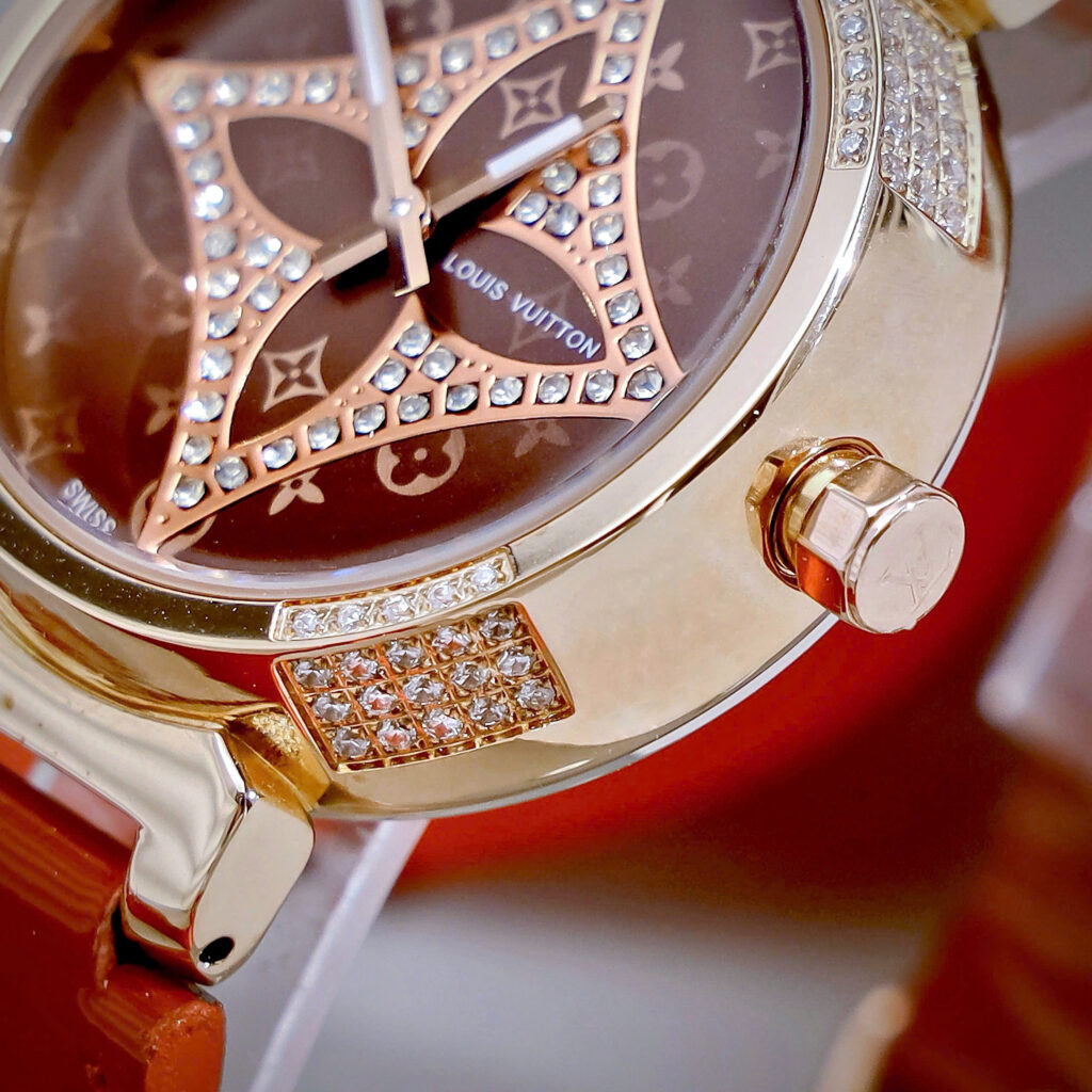 Đồng hồ Louis Vuitton Tambour nữ dây da đỏ máy Pin giá rẻ like auth 34mm