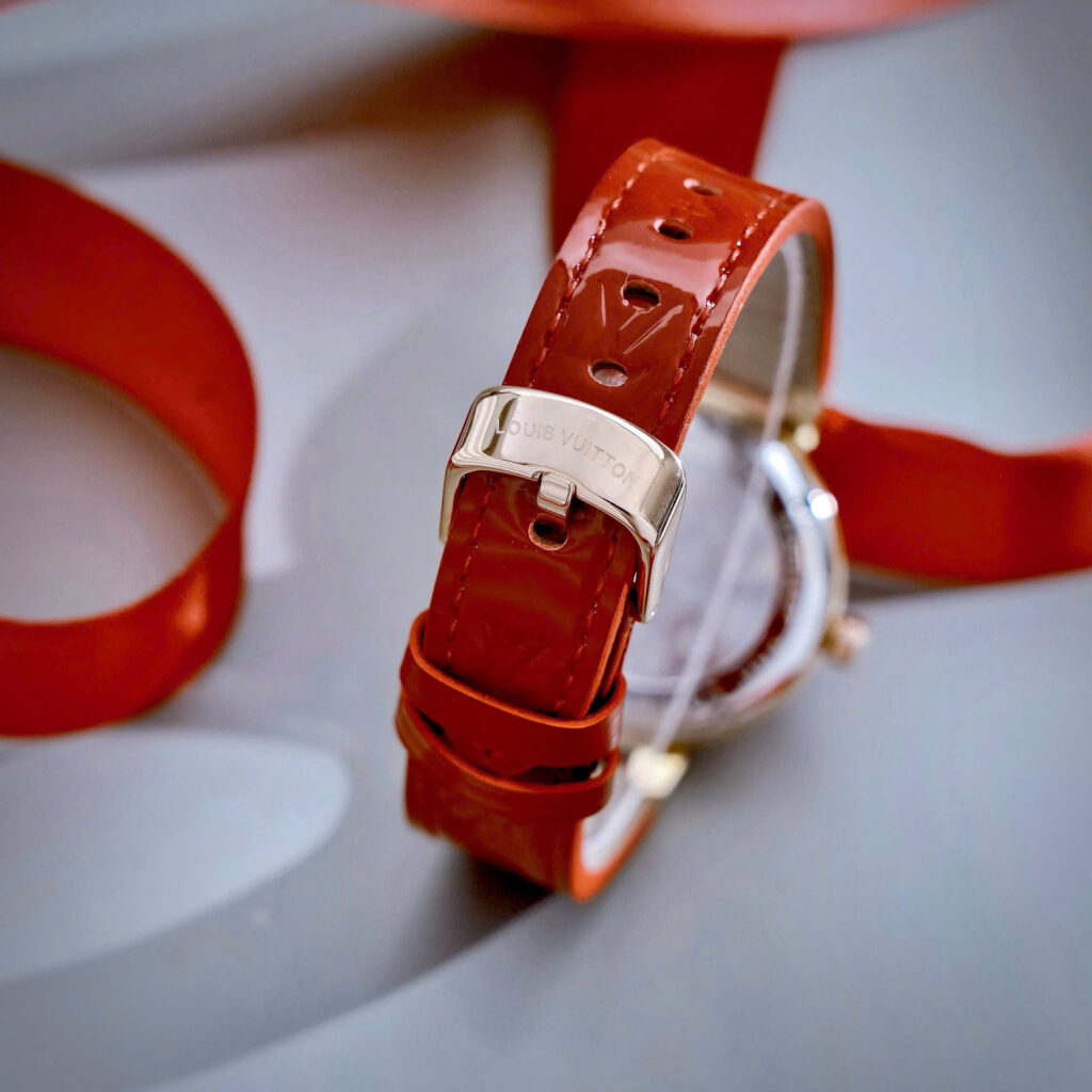 Đồng hồ Louis Vuitton Tambour nữ dây da đỏ máy Pin giá rẻ like auth 34mm