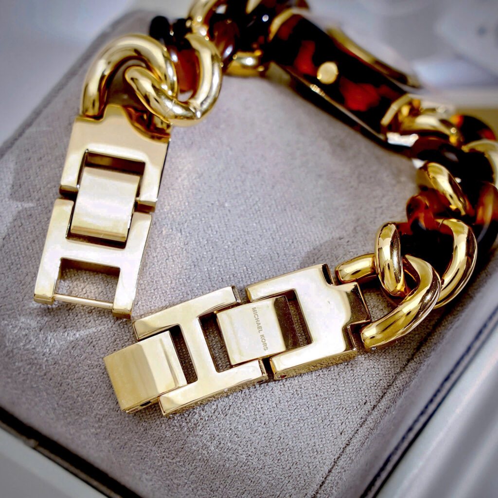 Đồng hồ Michael Kors Mk4808 Chain Lock nữ mặt đính đá like auth 24mm