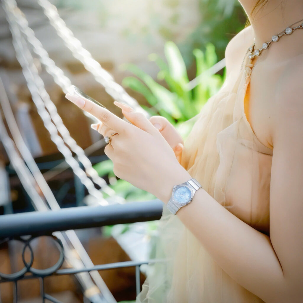 Đồng hồ Omega Constellation nữ mặt xanh blue đính đá fake cao cấp 28mm