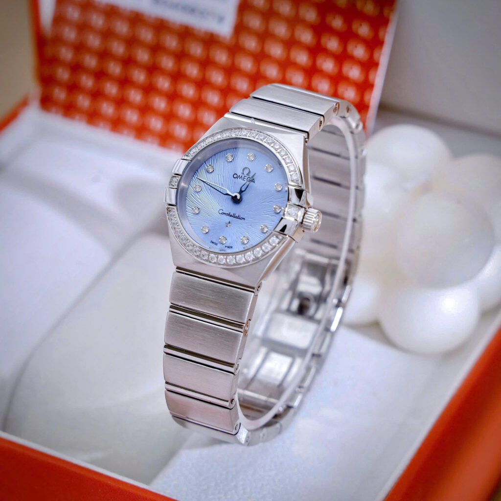 Đồng hồ Omega Constellation nữ mặt xanh blue đính đá fake cao cấp 28mm