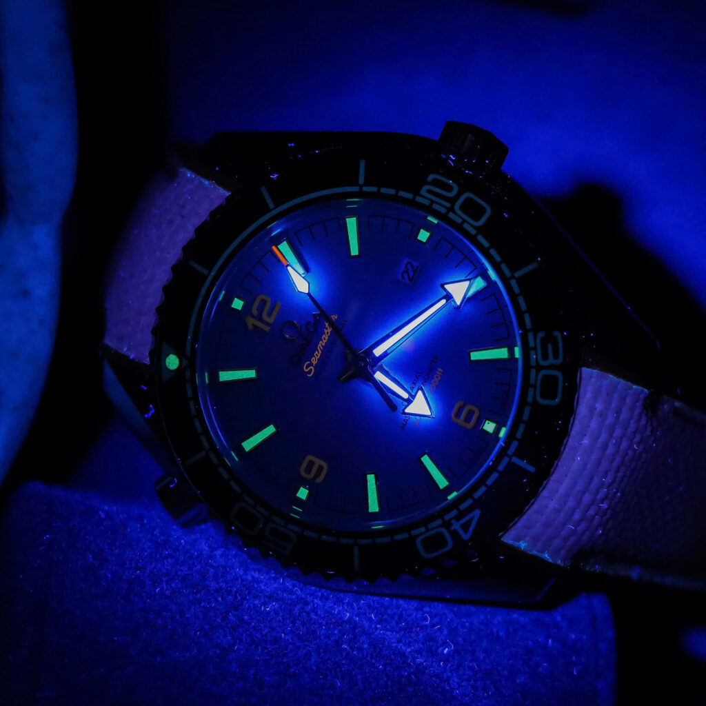 Đồng hồ Omega Seamaster Planet Ocean 600M nam dây dù cam fake cao cấp 42mm (1)