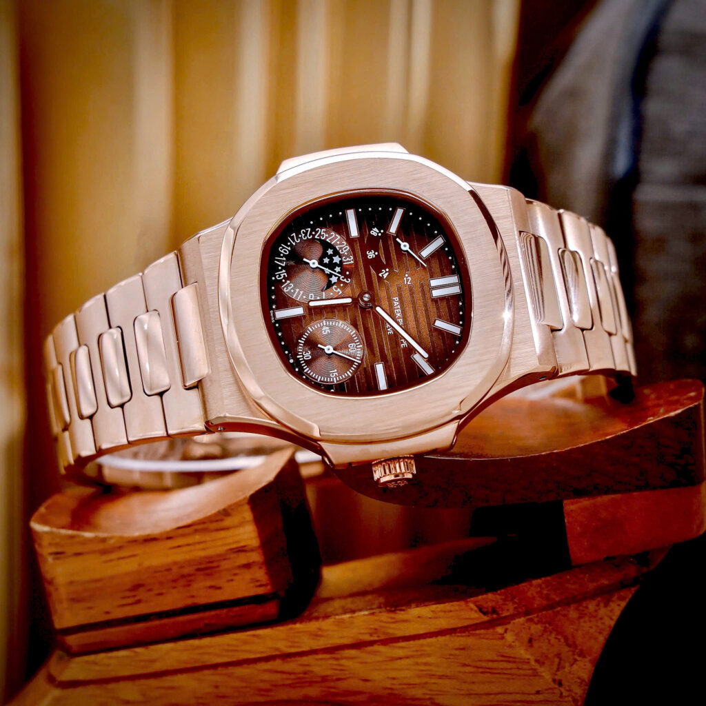 Đồng hồ Patek Philippe Fake cao cấp Nautilus 5712 mặt số chocolate máy cơ nhật 40mm