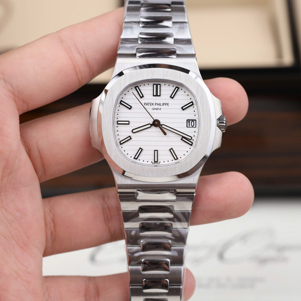 Đồng hồ Patek Philippe Nautilus 5711 chế tác mặt trắng nhà máy BBF tinh chỉnh 40mm (1)