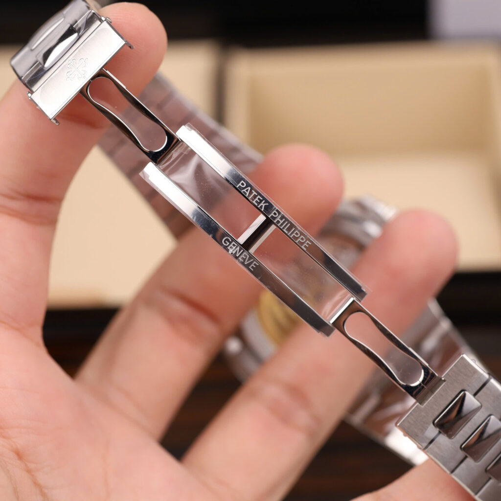 Đồng hồ Patek Philippe Nautilus 5711 chế tác mặt trắng nhà máy BBF tinh chỉnh 40mm (1)