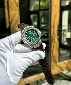 Đồng hồ Patek Philippe fake cao cấp nhất Nautilus 5740 đính đá mặt xanh lá cây xưởng TWS 40mm (9)