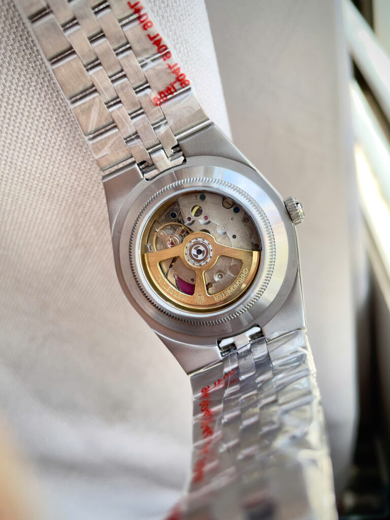 Đồng hồ Rolex fake 11 Land – Dweller nam mặt tổ ong trắng 41mm