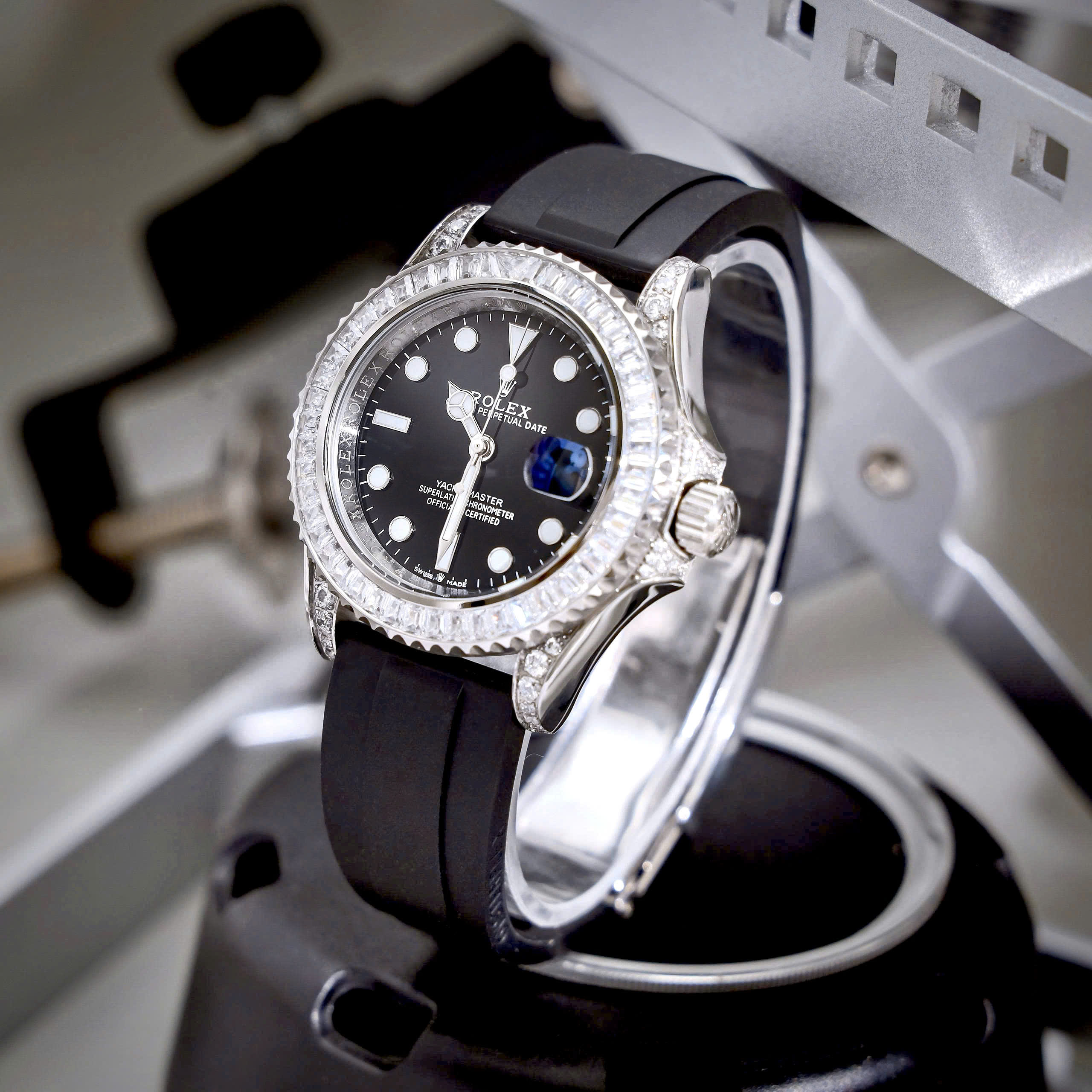 Đồng hồ Rolex nam Submariner đính full đá máy cơ nhật giá rẻ fake cao cấp 40mm (6) Đồng hồ Rolex nam Submariner đính full đá máy cơ nhật giá rẻ fake cao cấp 40mm