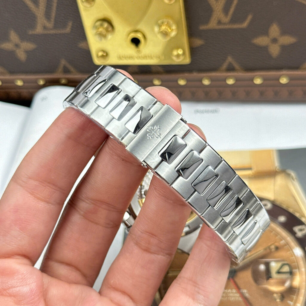 Đồng hồ Patek Philippe Nautilus 5711 Rep 11 mặt Tiffany máy cơ Thụy Sỹ xưởng BBF 40mm (2)