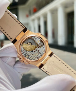 Đồng hồ Patek Philippe Nautilus 5724 Replica 11 bọc vàng thật 18K + đính ruby baguette đỏ 40mm (2)