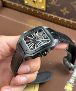 Đồng hồ Cartier Santos Replica 11 màu đen mặt lộ cơ dây da nhà máy MLF 39 (7)