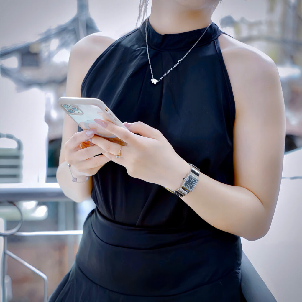 Đồng hồ Chanel Mademoiselle Ladies H0826 mặt vuông cọc số la mã like auth 22x23mm