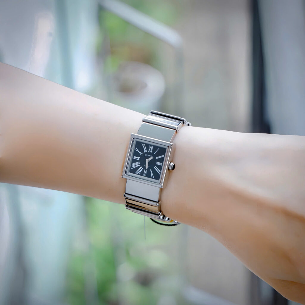 Đồng hồ Chanel Mademoiselle Ladies H0826 mặt vuông cọc số la mã like auth 22x23mm