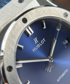 Đồng hồ Hublot Rep cao cấp Classic Fusion Titanium mặt xanh dương máy cơ Thụy Sỹ xưởng JJZ 42mm (2)