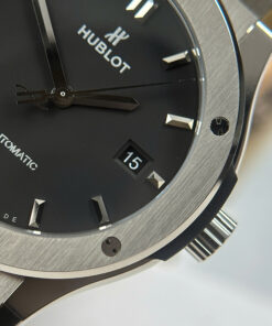 Đồng hồ Hublot Replica cao cấp Classic Fusion Titanium mặt đen máy cơ Thụy Sỹ xưởng JJZ 42mm (2)