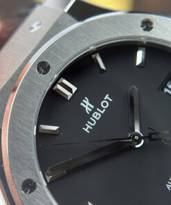 Đồng hồ Hublot Replica cao cấp Classic Fusion Titanium mặt đen máy cơ Thụy Sỹ xưởng JJZ 42mm (2)