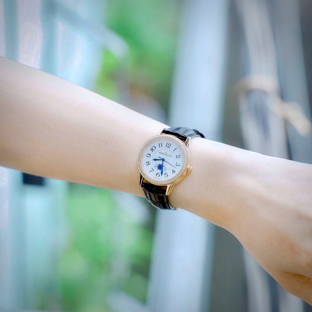 Đồng hồ Jaeger LeCoultre nữ màu vàng hồng đính đá dây da đen like auth 33mm