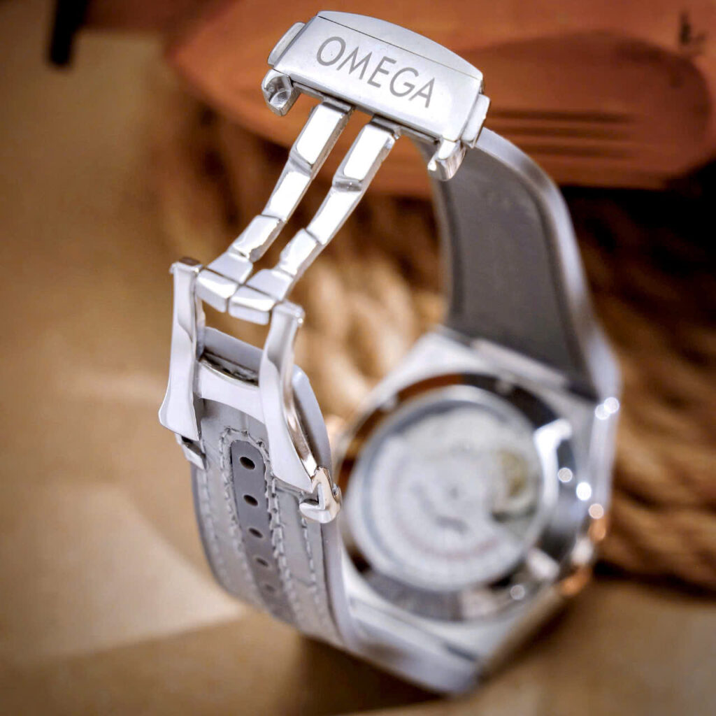  Đồng hồ Omega Constellation nam demi vàng dây cao su xám fake cao cấp 41mm