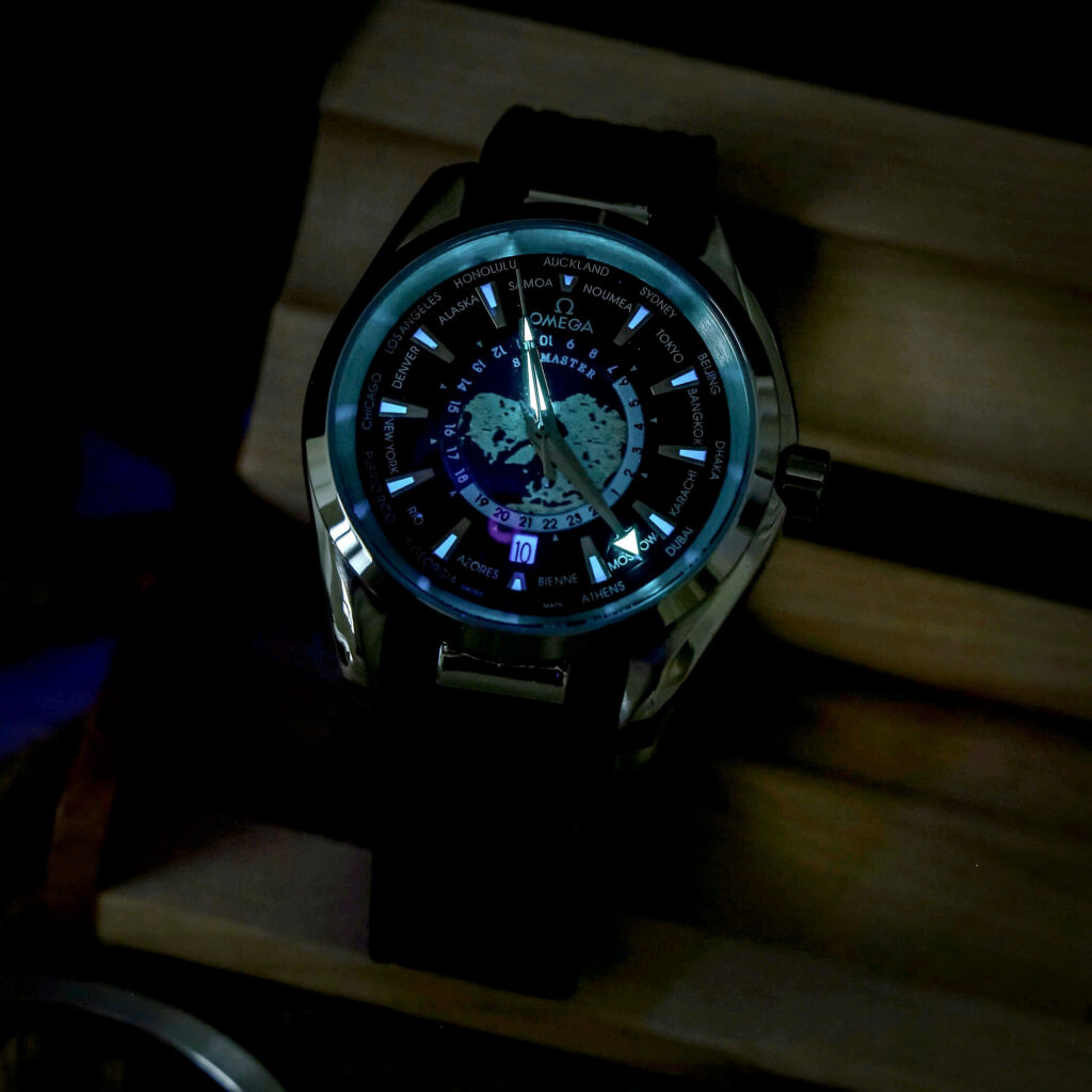 Đồng hồ Omega Seamaster Aqua Terra dây cao su đen fake cao cấp 42mm