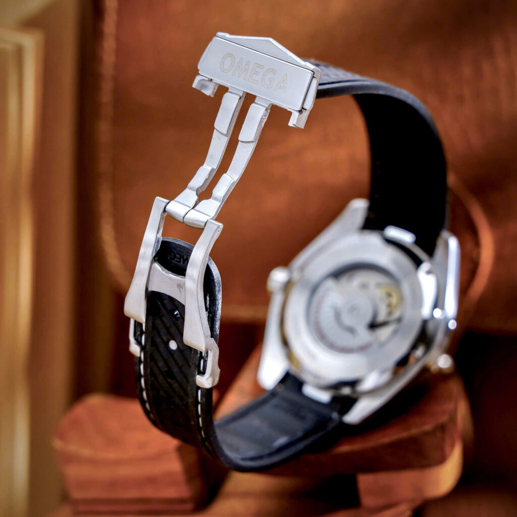 Đồng hồ Omega Seamaster Aqua Terra dây cao su đen fake cao cấp 42mm