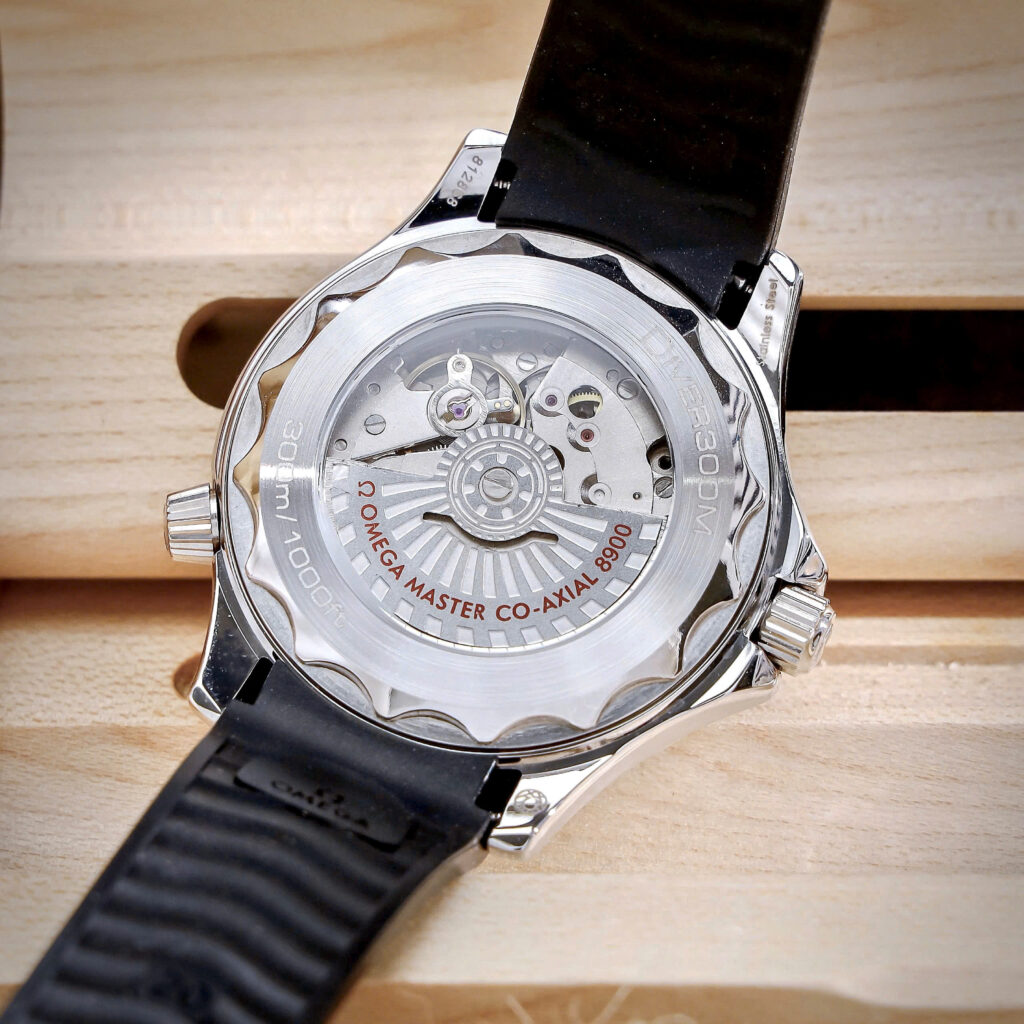 Đồng hồ Omega Seamaster Nam dây cao su mặt trắng máy cơ nhật giá rẻ 42mm