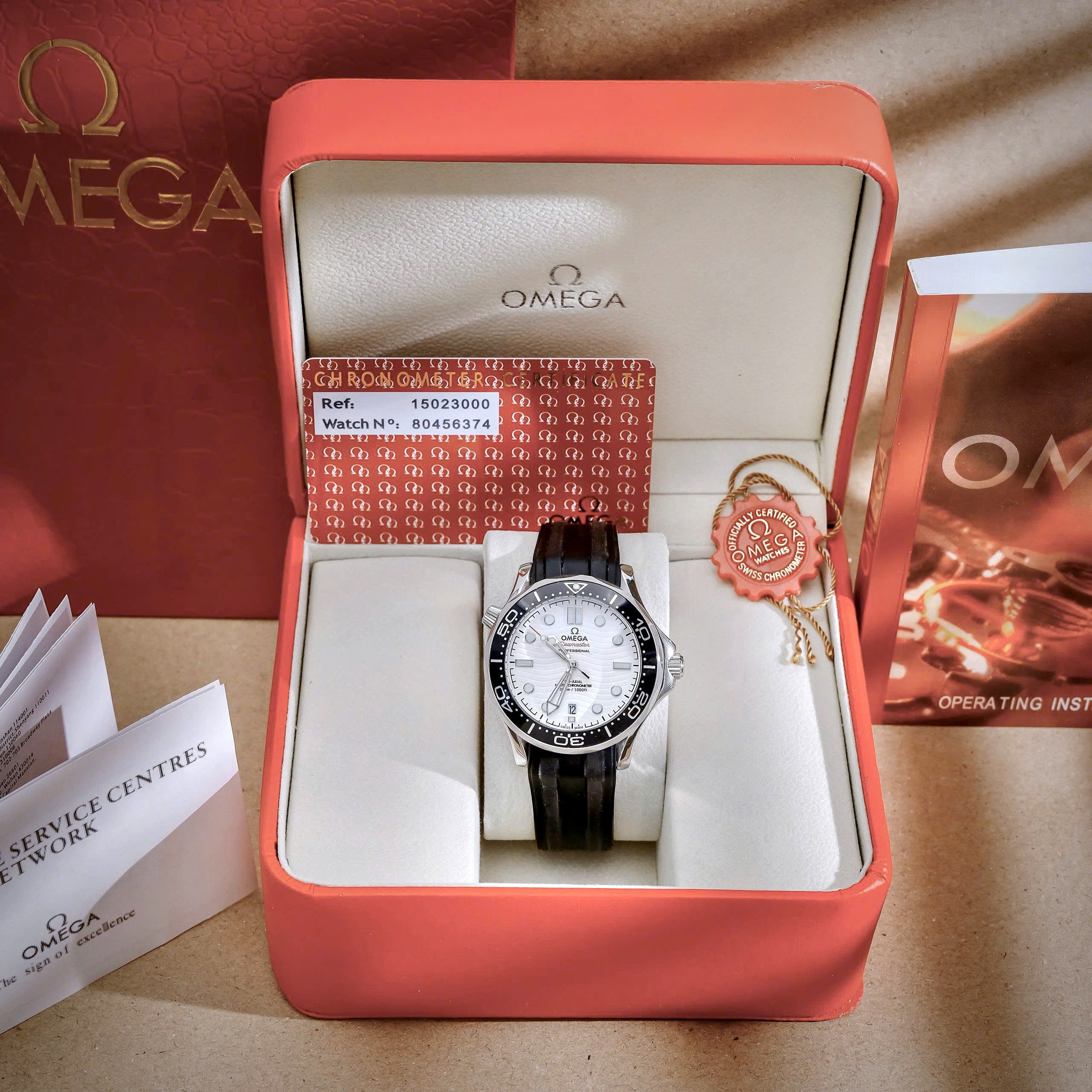 Đồng hồ Omega Seamaster Nam dây cao su mặt trắng máy cơ nhật giá rẻ 42mm (4) Đồng hồ Omega Seamaster Nam dây cao su mặt trắng máy cơ nhật giá rẻ 42mm