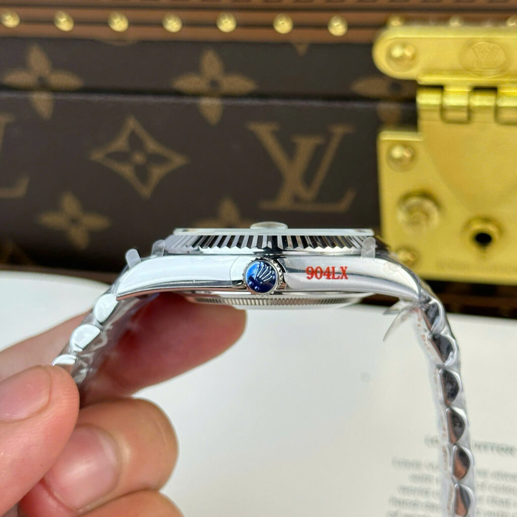 Đồng hồ Rolex Day-Date Rep 11 mặt xanh dương cọc số la mã nặng 186 gram xưởng QF 40mm (2)