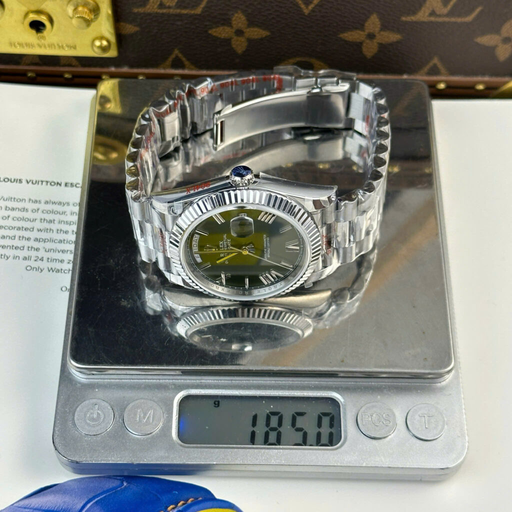 Đồng hồ Rolex Day-Date Replica 1 1 mặt xanh lá cây cọc số la mã nặng 186 gram xưởng QF 40mm (2)