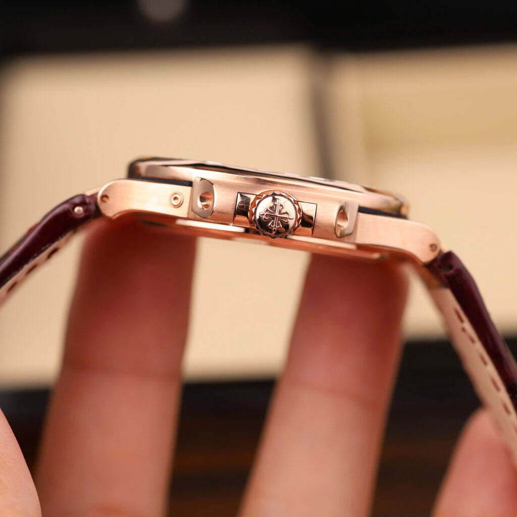 Đồng hồ nam Patek Philippe Nautilus 5724R Chế Tác bọc vàng thật + đính kim cương moissanite nhà máy GR 40mm (2)