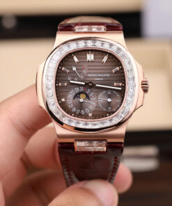 Đồng hồ nam Patek Philippe Nautilus 5724R Chế Tác bọc vàng thật + đính kim cương moissanite nhà máy GR 40mm (2)
