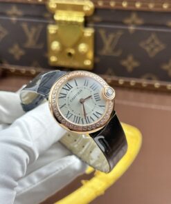 Đồng hồ Cartier Ballon Blanc Rep 11 nữ mạ vàng hồng viền đính đá xưởng AF 30mm (2)
