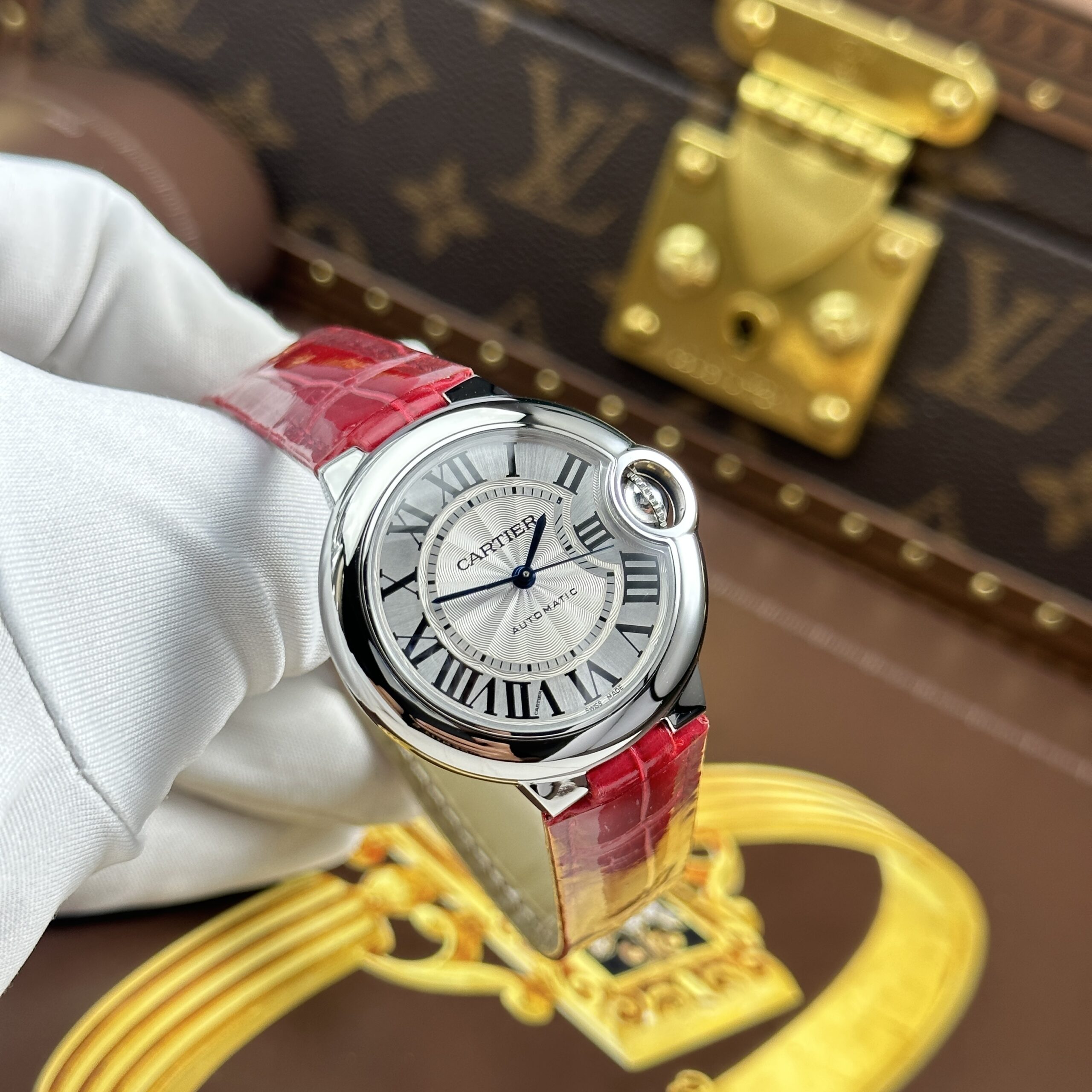 Đồng hồ Cartier Ballon Bleu Rep 11 dây da đỏ máy cơ tự động xưởng AF 33mm (7) Đồng hồ Cartier Ballon Bleu Rep 11 dây da đỏ máy cơ tự động xưởng AF 33mm (2)