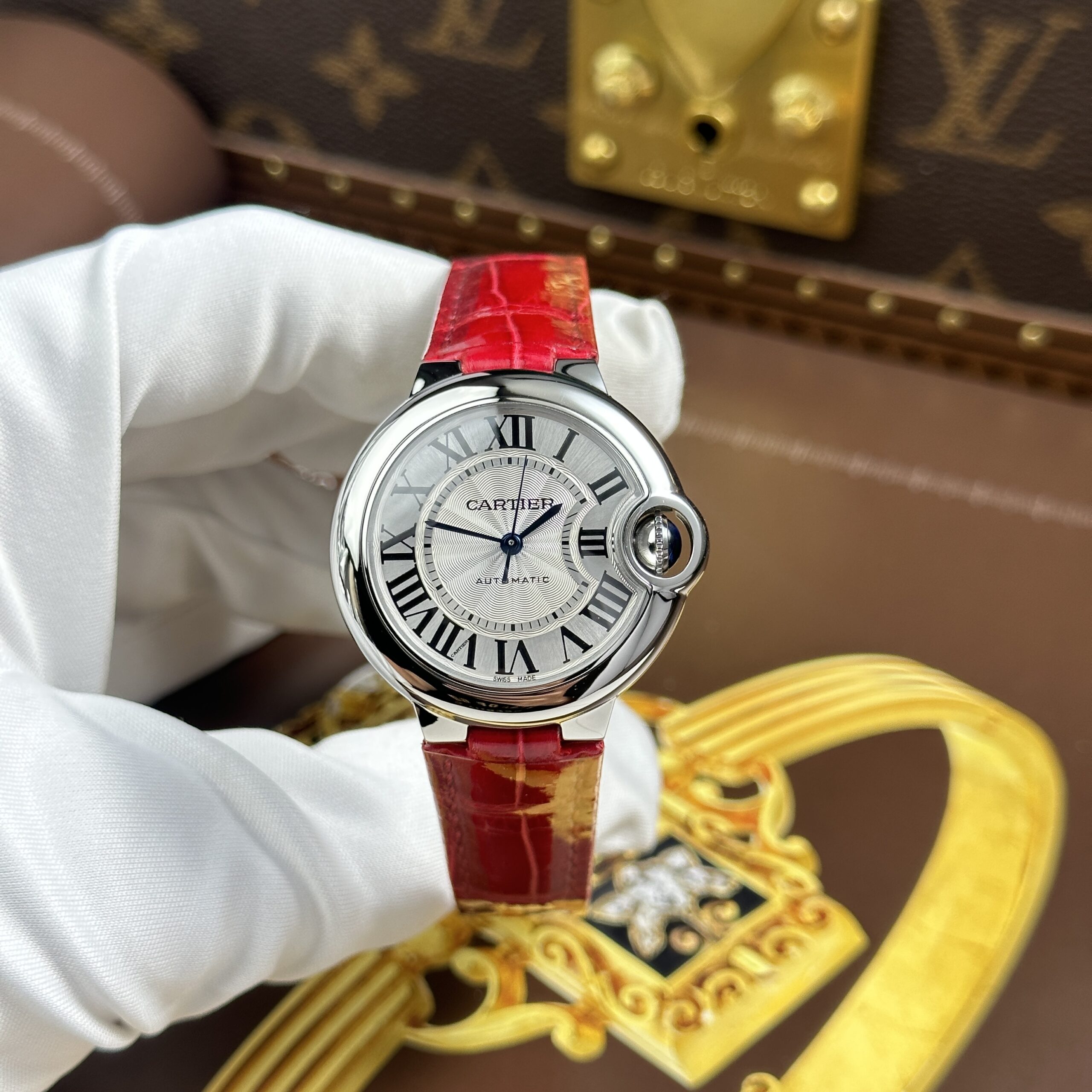 Đồng hồ Cartier Ballon Bleu Rep 11 dây da đỏ máy cơ tự động xưởng AF 33mm (8) Đồng hồ Cartier Ballon Bleu Rep 11 dây da đỏ máy cơ tự động xưởng AF 33mm (2)