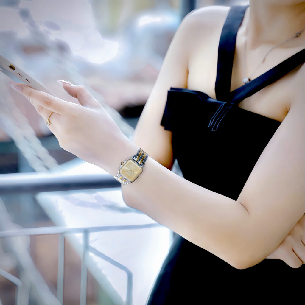 Đồng hồ Cartier nữ Panthere mặt trơn vàng champagne demi đính đá like auth 27x27mm 