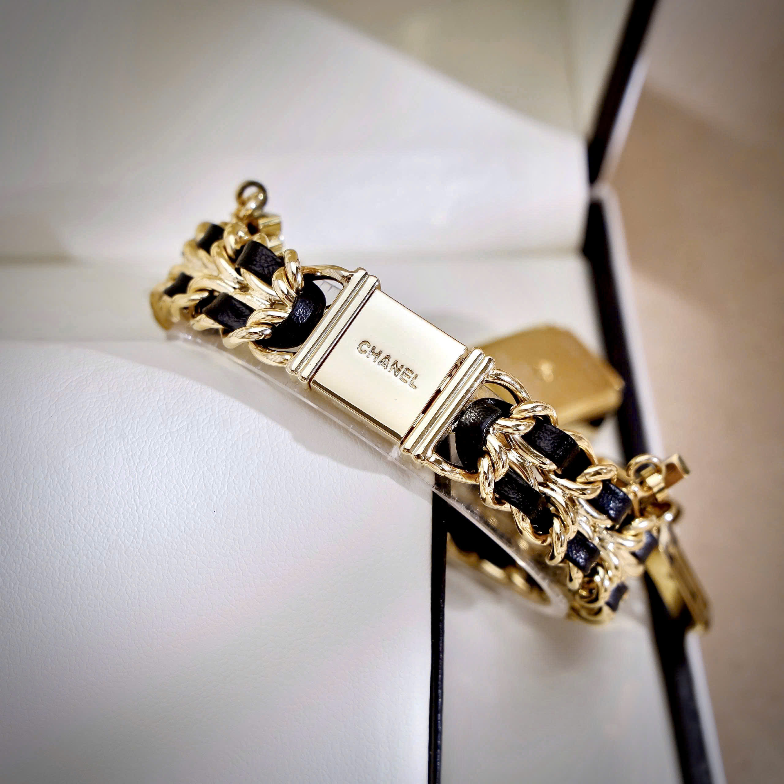 Đồng hồ Chanel Première charms H9859 máy pin nhật like auth 19.7 × 15.2 x 7.5 mm (2)