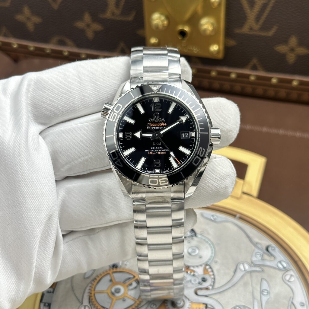 Đồng hồ Omega Replica 11 Seamaster Planet Ocean 600M mặt đen dây kim loại xưởng VS 39 (2)