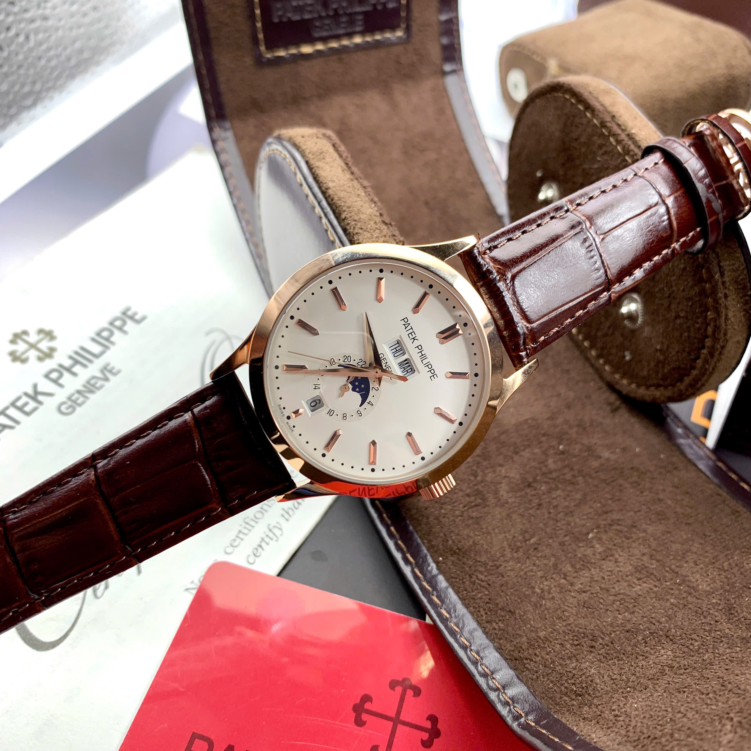 Đồng hồ Patek Philippe 5396R King gold dây da nâu máy nhật giá rẻ 40mm (8) Đồng hồ Patek Philippe 5396R King gold dây da nâu máy nhật giá rẻ 40mm