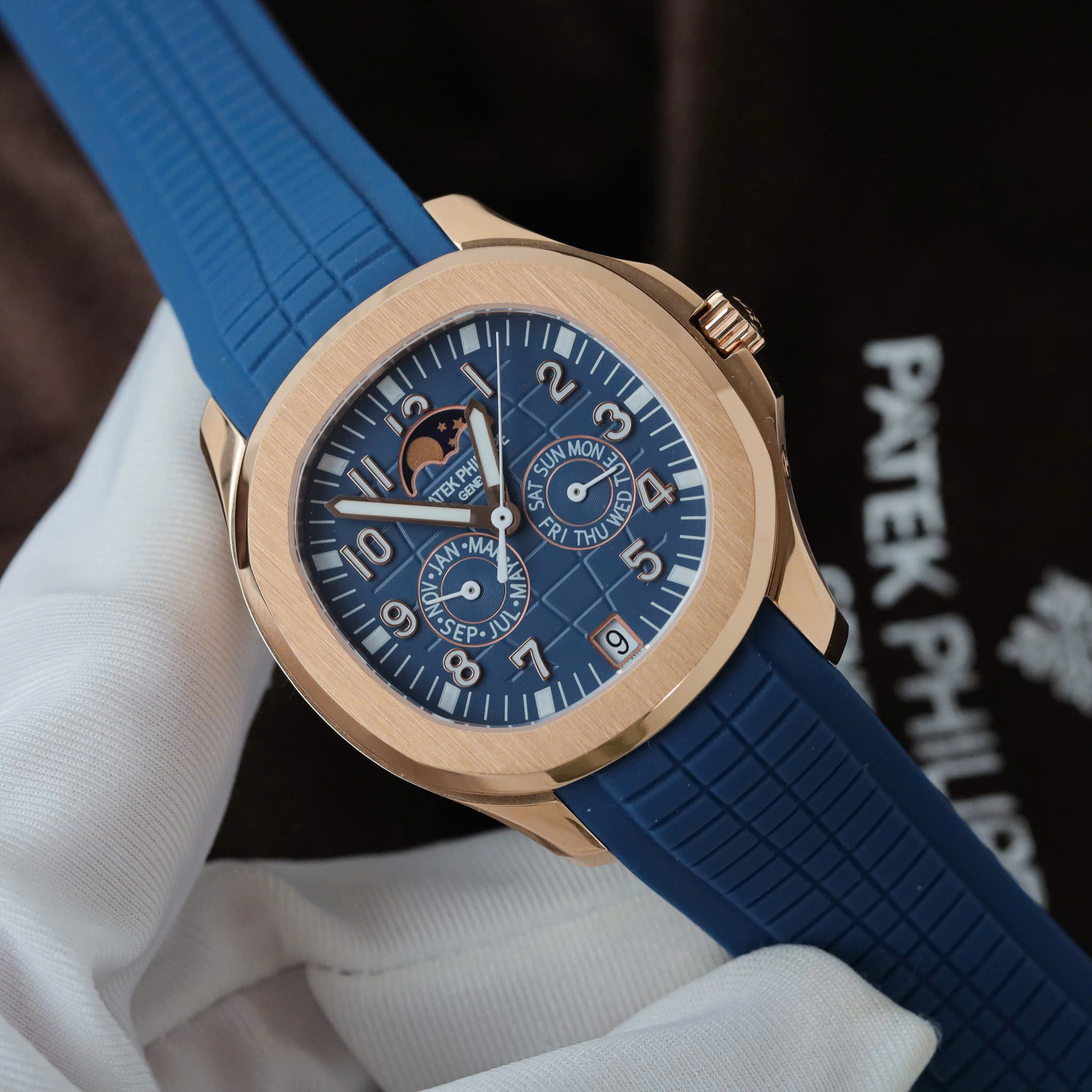 Đồng hồ Patek Philippe Aquanaut 5261R Replica 11 vỏ mặt xanh dương máy cơ Thụy Sỹ 40mm (17) Đồng hồ Patek Philippe Aquanaut 5261R Replica 11 vỏ mặt xanh dương máy cơ Thụy Sỹ 40mm (10)