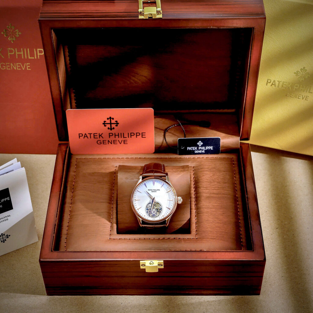 Đồng hồ Patek Philippe Genève nam vàng gold lộ cơ Tourbillon fake cao cấp 43mm