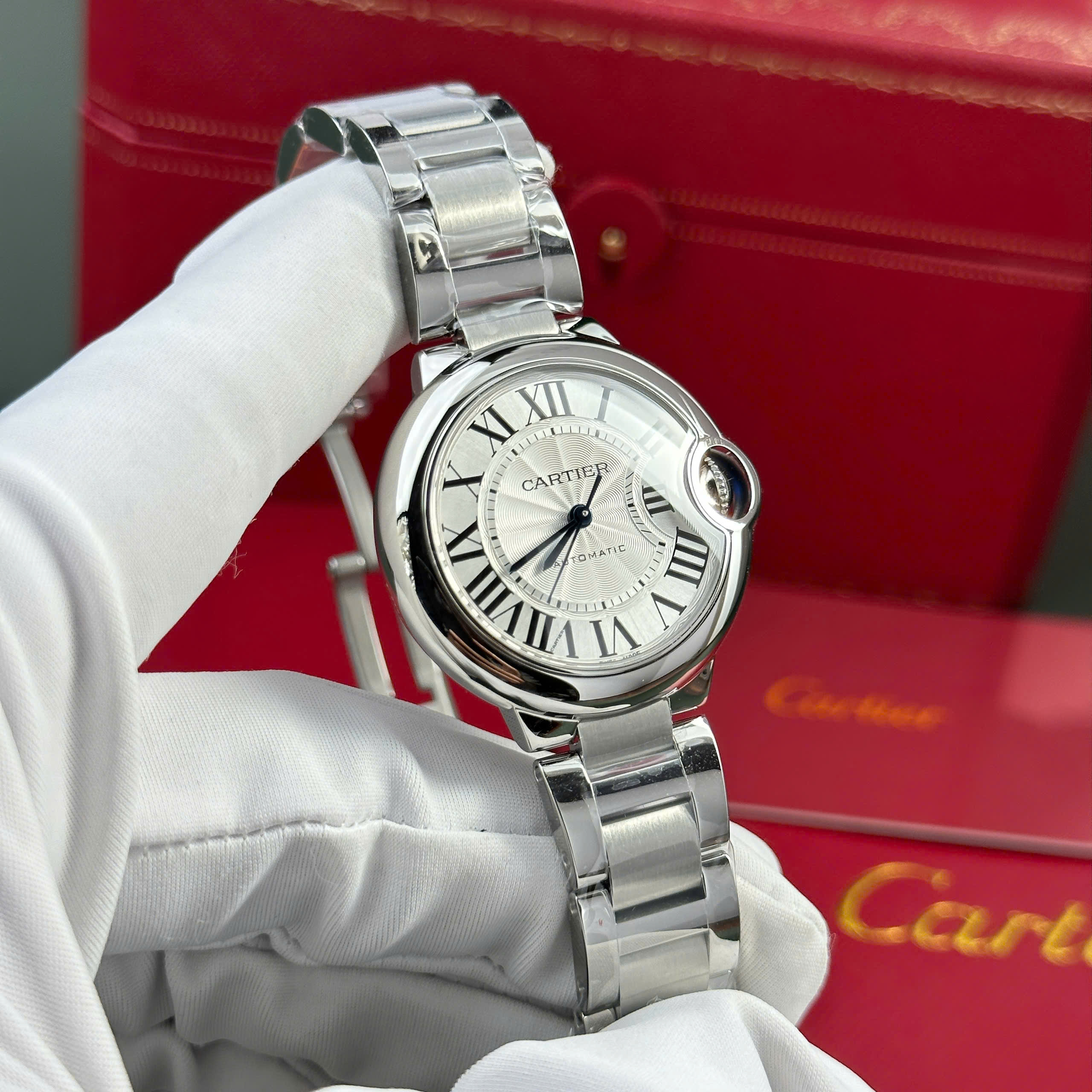 Đồng hồ nữ Cartier Ballon Bleu chế tác dây kim loại máy cơ tự động xưởng AF 33mm (9) Đồng hồ nữ Cartier Ballon Bleu chế tác dây kim loại máy cơ tự động xưởng AF 33mm (2)