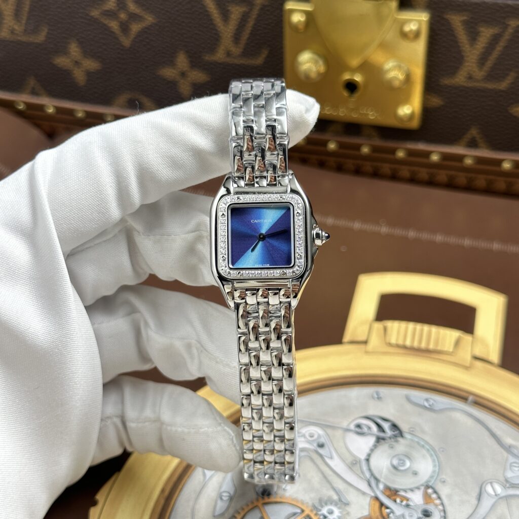 Đồng hồ nữ Cartier Rep 11 Panthere Small Model mặt xanh dương viền đính đá CZ 23x30mm (2)