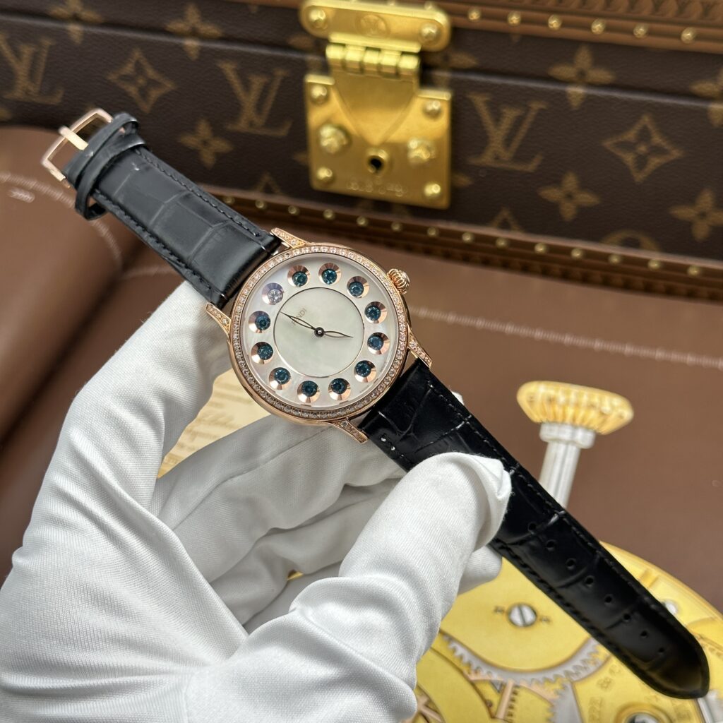 Đồng hồ nữ Fendi Crazy Carats Rep 1 1 mạ vàng hồng mặt khảm xà cừ trắng 36mm (2)