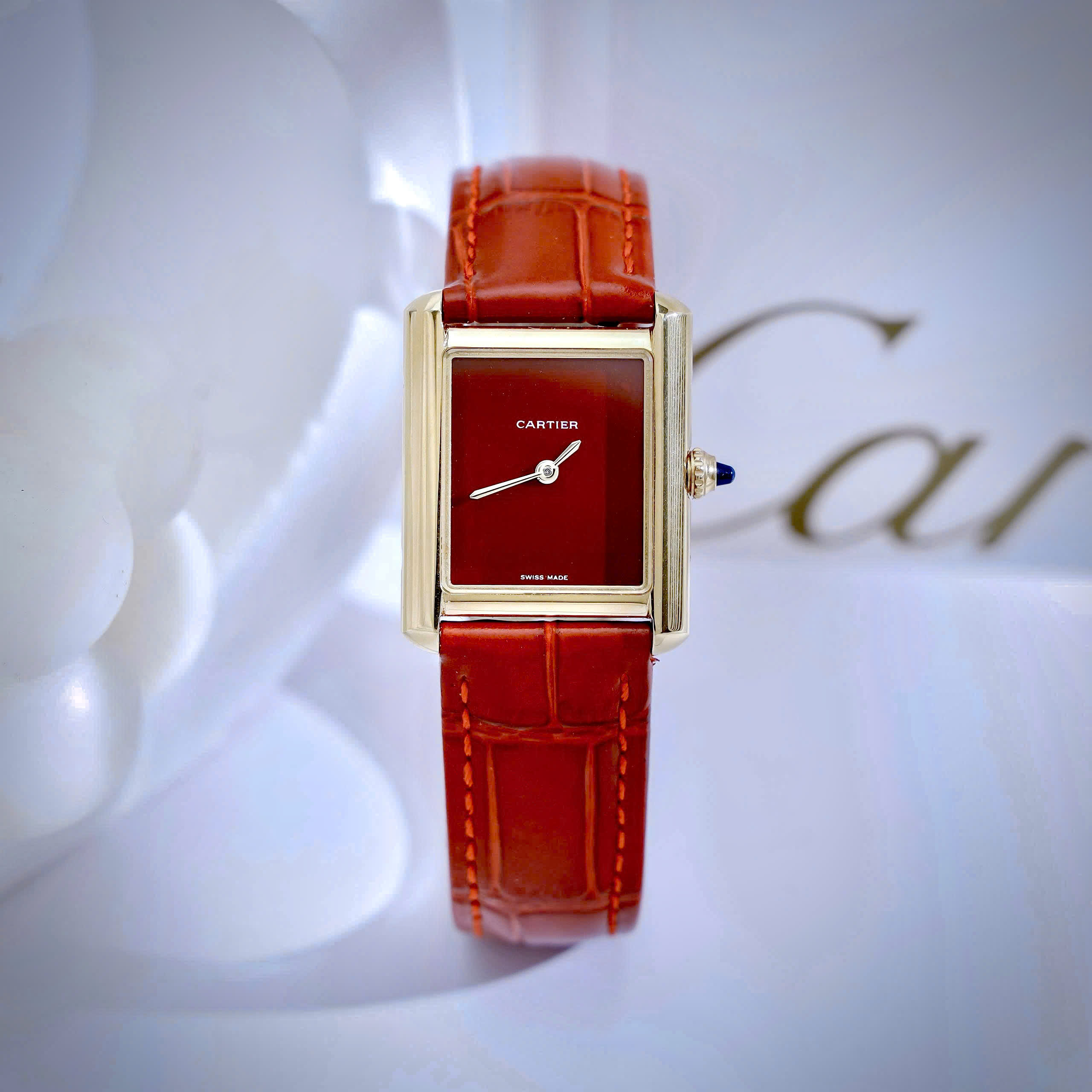 Đồng Hồ Cartier Tank Louis Nữ Vàng Gold Dây Da Đỏ Fake Cao Cấp 24x32mm (7) Đồng Hồ Cartier Tank Louis Nữ Vàng Gold Dây Da Đỏ Fake Cao Cấp 24x32mm