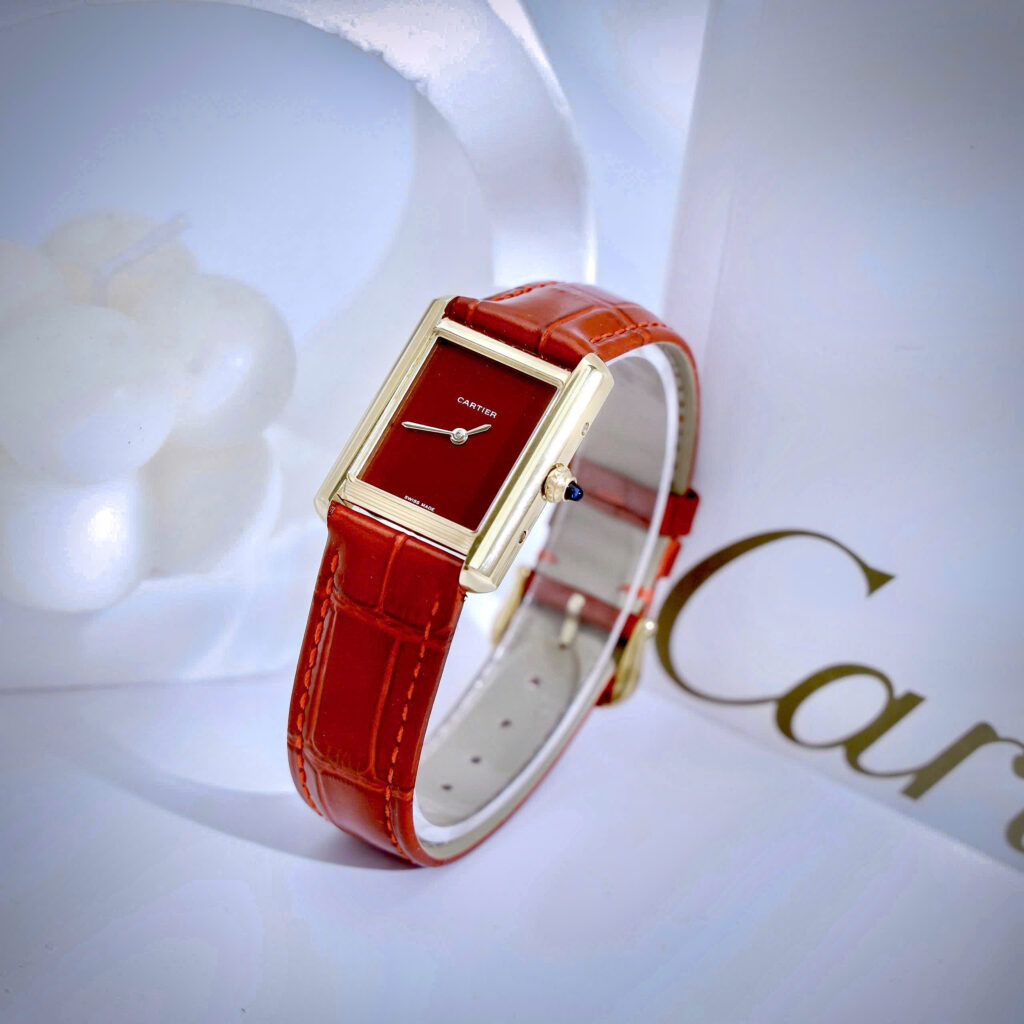 Đồng Hồ Cartier Tank Louis Nữ Vàng Gold Dây Da Đỏ Fake Cao Cấp 24x32mm