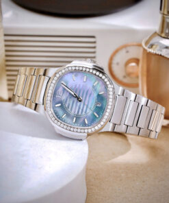 Đồng Hồ Patek Phillippe Nautilus 7118 nữ mặt xà cừ xanh đính đá fake cao cấp 35.2mm