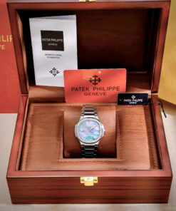 Đồng Hồ Patek Phillippe Nautilus 7118 nữ mặt xà cừ xanh đính đá fake cao cấp 35.2mm