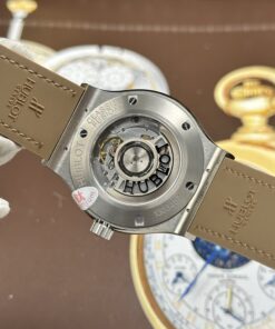 Đồng hồ Hublot Classic Fusion Rep cao cấp mặt nâu xám vỏ titan siêu nhẹ nhà máy JJZ 42mm (2)