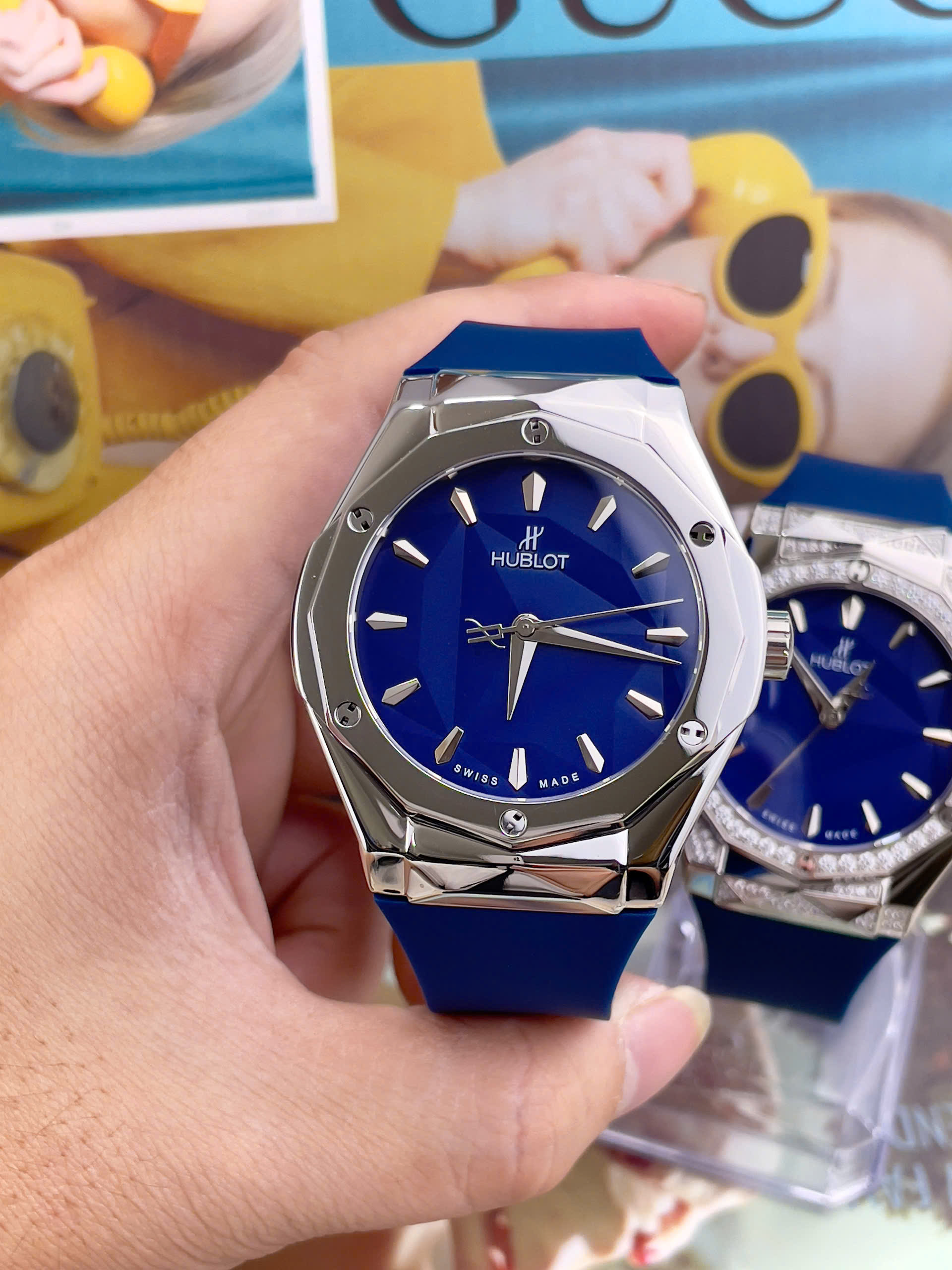Đồng hồ Hublot Orlinski dây cao su mặt xanh blue máy cơ nhật giá rẻ 40mm (1) Đồng hồ Hublot Orlinski dây cao su mặt xanh blue máy cơ nhật giá rẻ 40mm