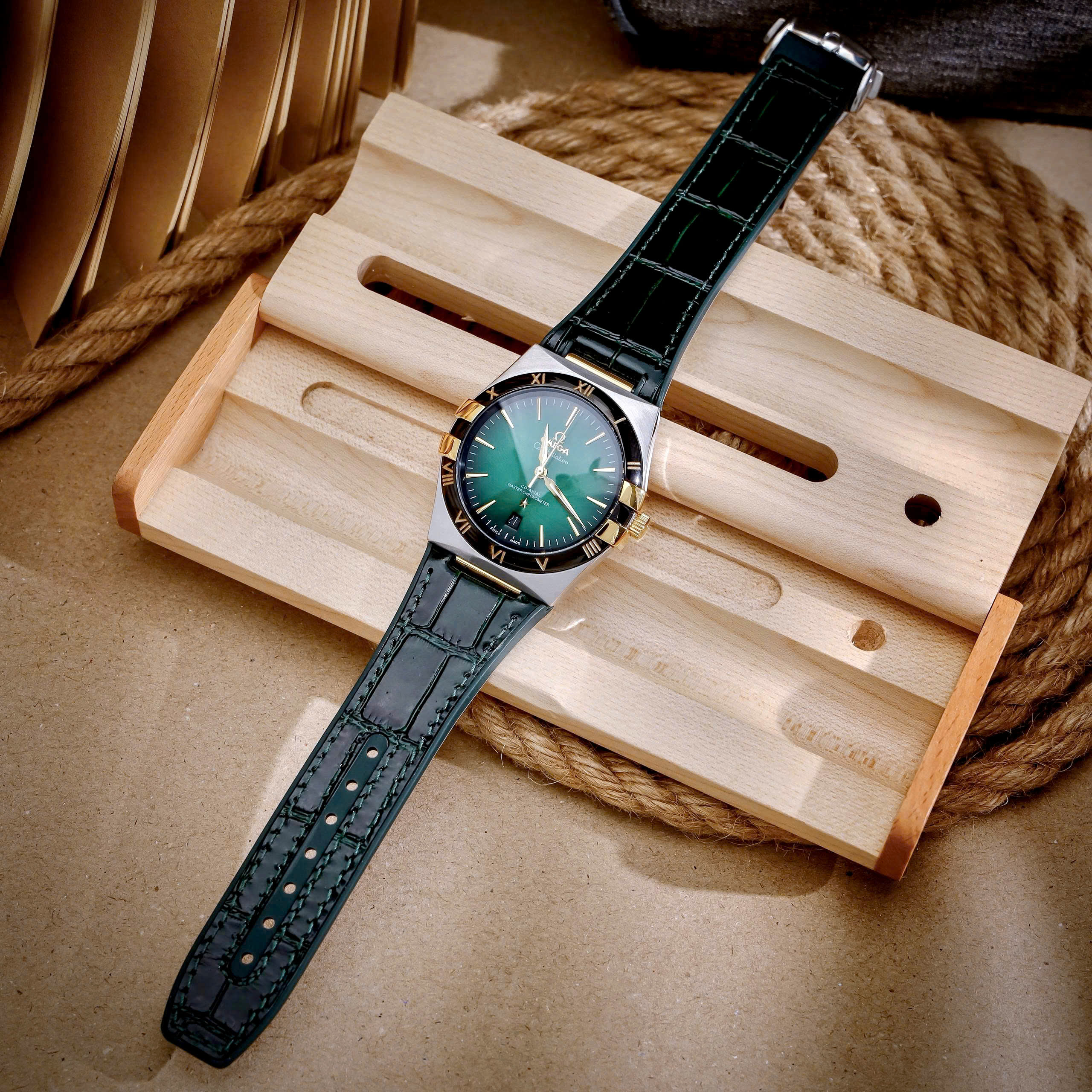 Đồng hồ Omega Constellation nam mặt xanh lá dây da fake cao cấp 41mm (1) Đồng hồ Omega Constellation nam mặt xanh lá dây da fake cao cấp 41mm