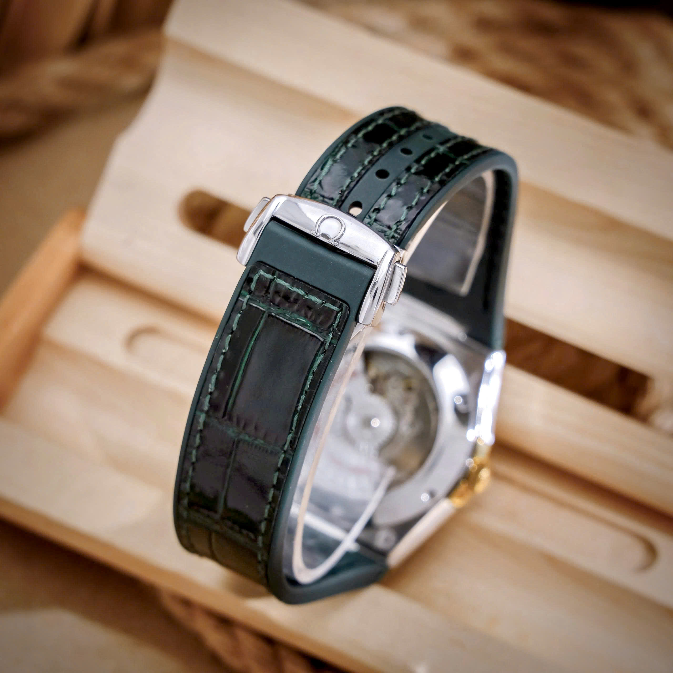Đồng hồ Omega Constellation nam mặt xanh lá dây da fake cao cấp 41mm (6) Đồng hồ Omega Constellation nam mặt xanh lá dây da fake cao cấp 41mm